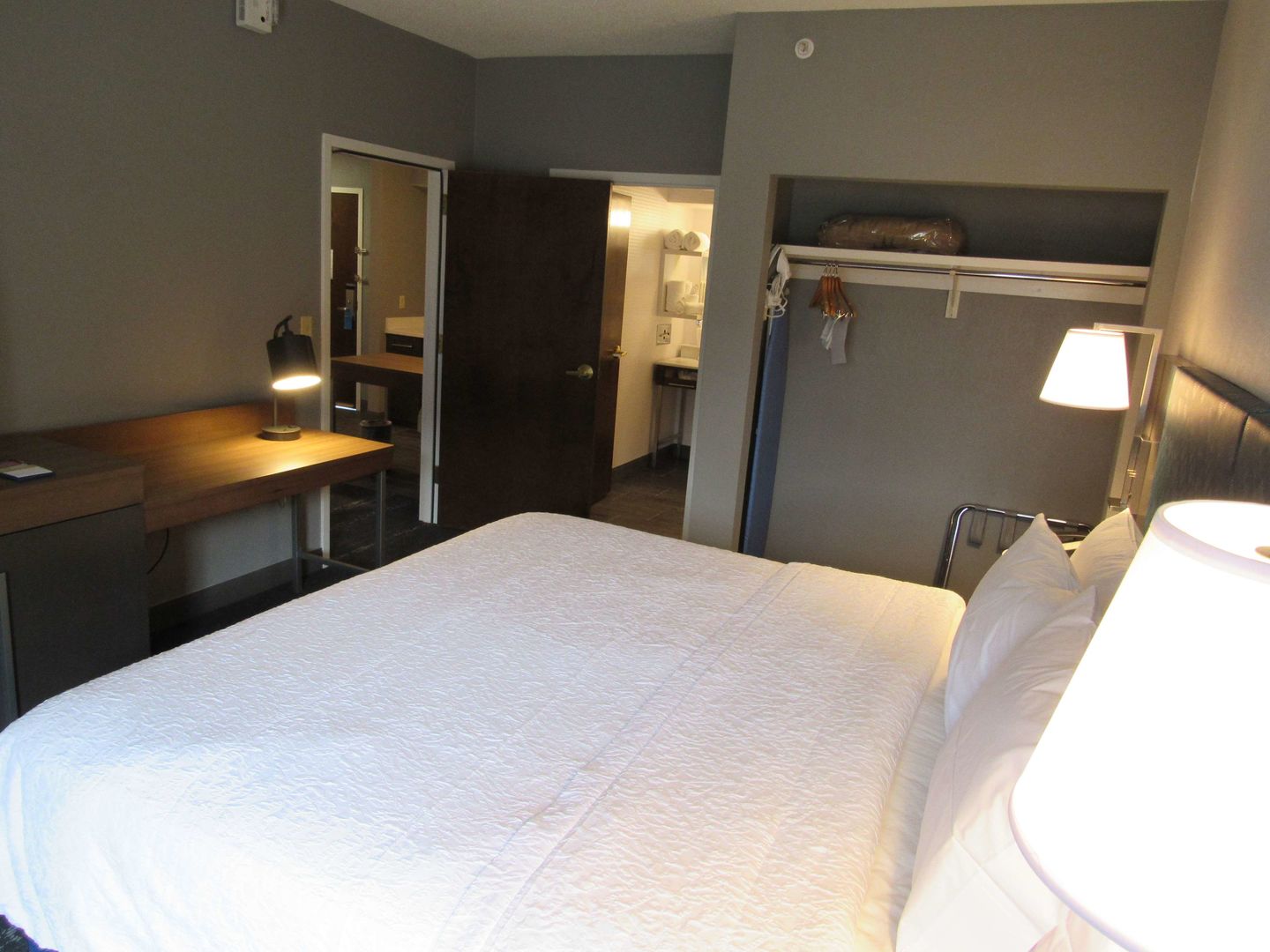 Hampton Inn & Suites Newtown