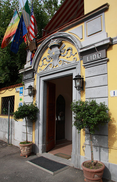 LHP River Club
