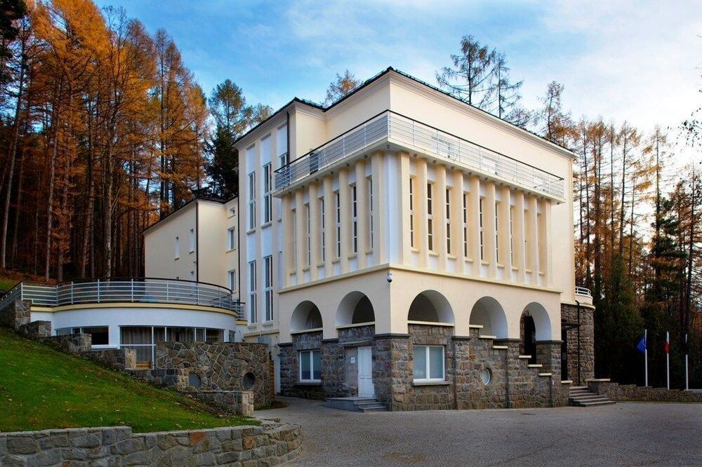 Modrzewie Park Hotel