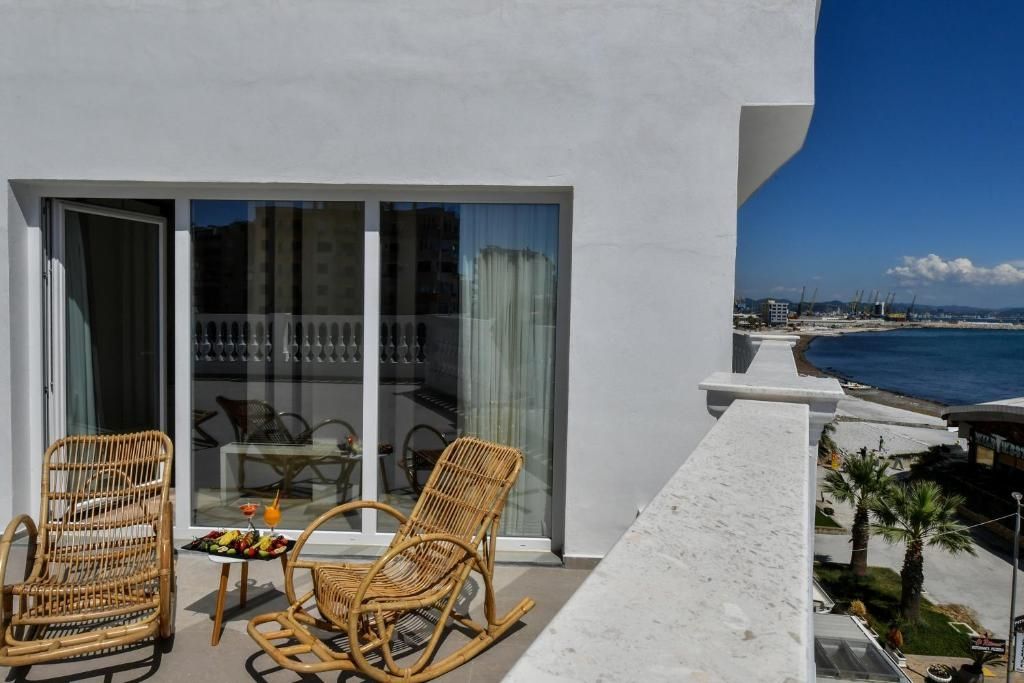 Iliad Hotel