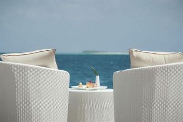 OUTRIGGER Maldives Maafushivaru Resort
