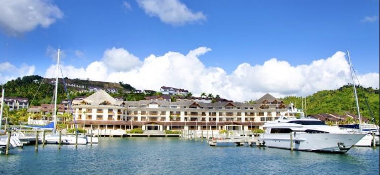 The Bannister Hotel & Yacht Club