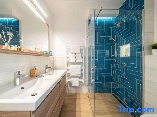 Lake Spirit Boutique Apartments