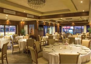Thousand Nights Hotel